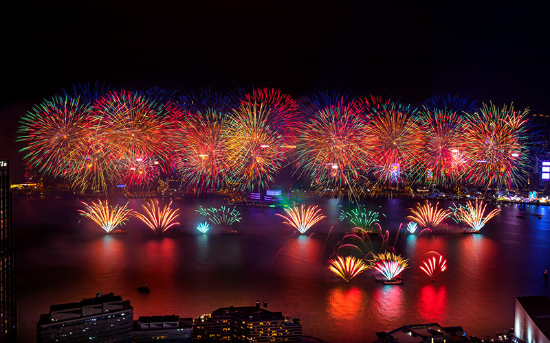 維多利亞港,維多利亞港夜景,香港跨年,香港跨年煙火,2023跨年,2023新年,2023元旦,2023煙火,跨年,出國跨年,海外跨年,跨年行程,2023煙火活動,跨年活動,跨年可以幹嘛,出國,出國解禁,出國限制