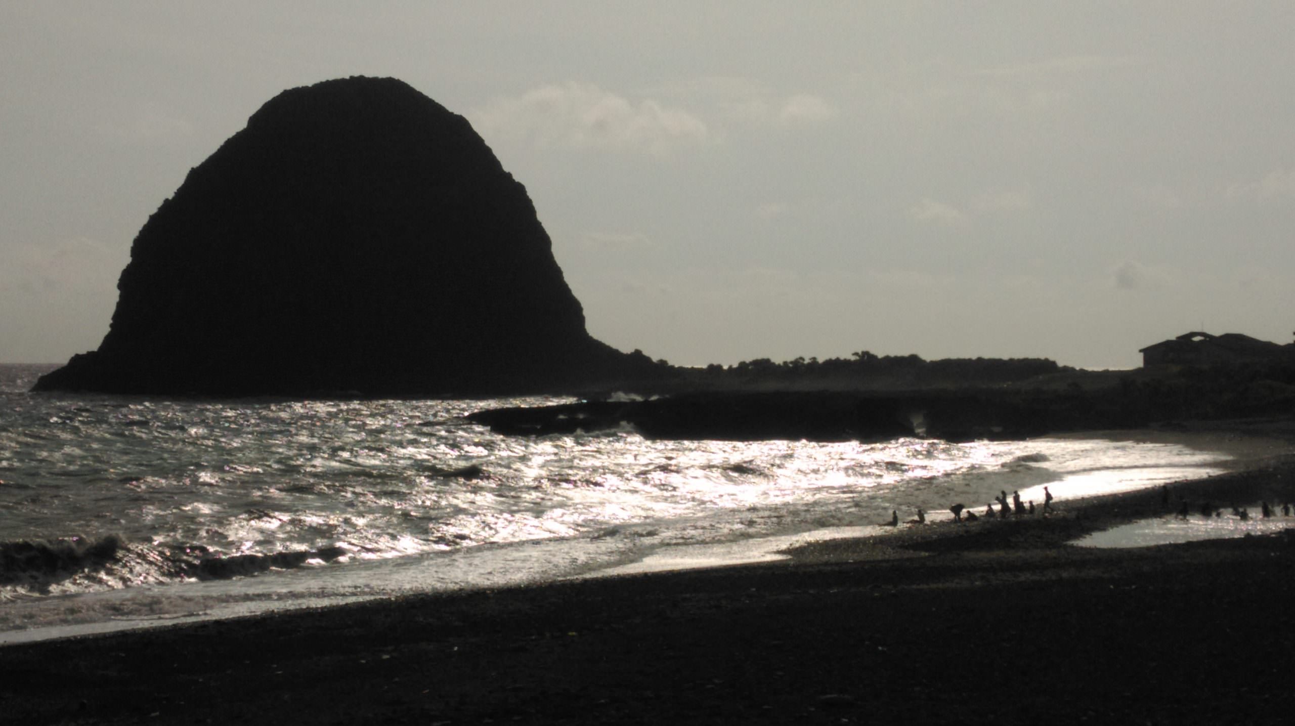 饅頭岩,蘭嶼旅遊,蘭嶼潛水,蘭嶼自由行,蘭嶼景點,飛魚祭,拼板舟