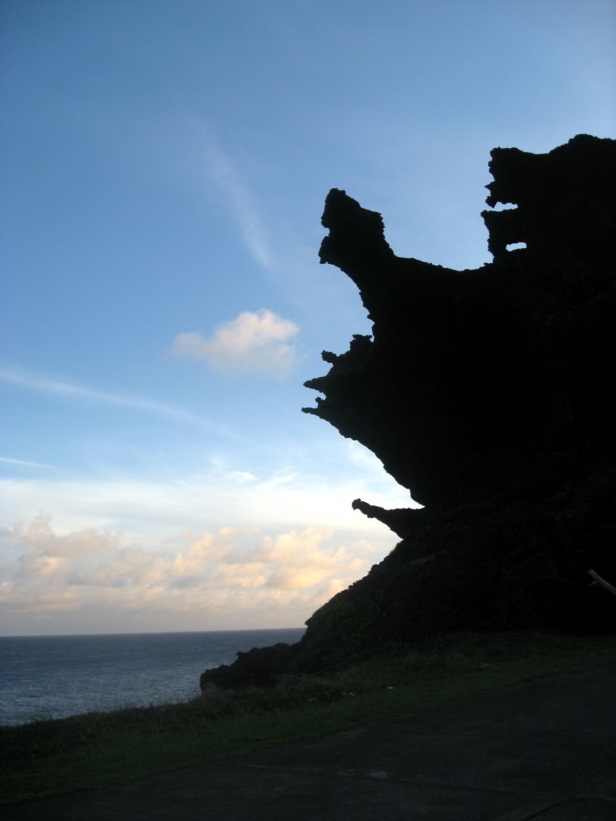 龍頭岩,蘭嶼旅遊,蘭嶼潛水,蘭嶼自由行,蘭嶼景點,飛魚祭,拼板舟