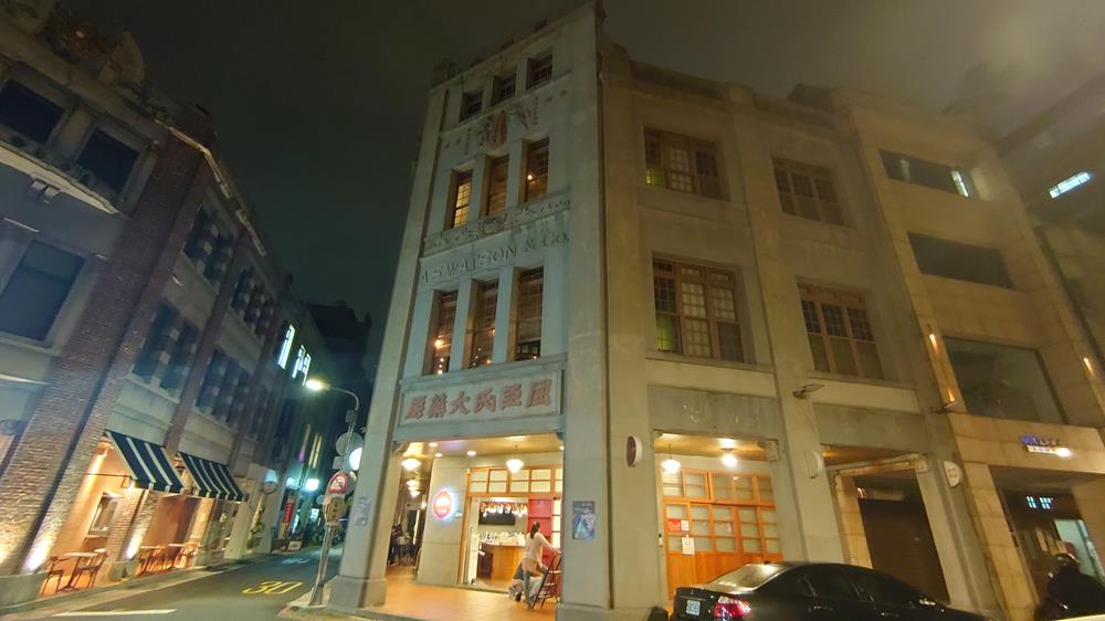 Antique Bar 1900,大稻埕酒吧,Antique Bar 1900,大稻埕酒吧推薦,大稻埕復古酒吧,台北酒吧,大稻埕酒吧Antique Bar 1900 復古酒吧,大稻埕特色酒吧,迪化街特色酒吧,大稻埕咖啡廳,法國基爾酒雞尾酒,歐洲酒館,歐式復古小酒館,傳統歐洲調酒