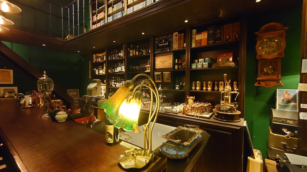 Antique Bar 1900,大稻埕酒吧,Antique Bar 1900,大稻埕酒吧推薦,大稻埕復古酒吧,台北酒吧,大稻埕酒吧Antique Bar 1900 復古酒吧,大稻埕特色酒吧,迪化街特色酒吧,大稻埕咖啡廳,法國基爾酒雞尾酒,歐洲酒館,歐式復古小酒館,傳統歐洲調酒