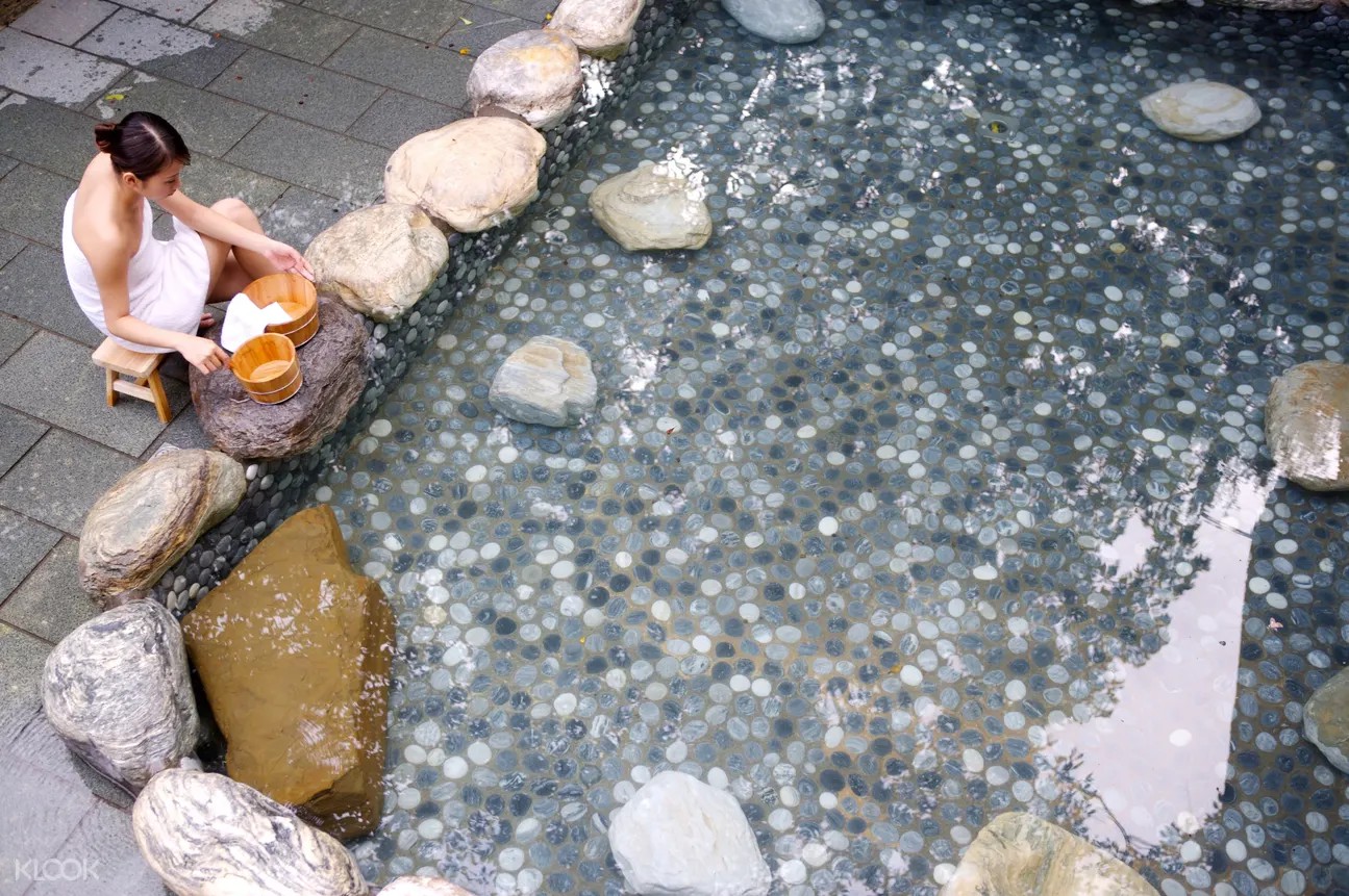 烏來名湯溫泉會館,大眾池,湯屋,烏來溫泉會館,烏來溫泉湯屋,烏來 泡湯,溫泉,烏來溫泉住宿,烏來 飯店,烏來泡湯,室外露天湯屋,烏來名湯