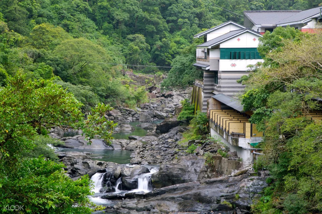 烏來名湯溫泉會館,大眾池,湯屋,烏來溫泉會館,烏來溫泉湯屋,烏來 泡湯,溫泉,烏來溫泉住宿,烏來 飯店,烏來泡湯,室外露天湯屋,烏來名湯