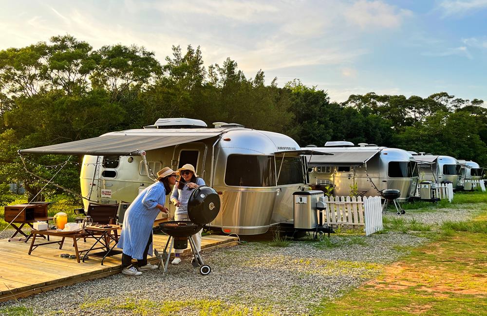 露營車推薦2022,露營車住宿2022,台中森渼原,森渼原ALIVE Glamping Base,Airstream露營車,台中豪華露營推薦,台中露營車推薦,燦燦原露營車,露營車推薦,露營,露營車,露營車推薦,平價露營車,露營車住宿價格,露營車住宿價位