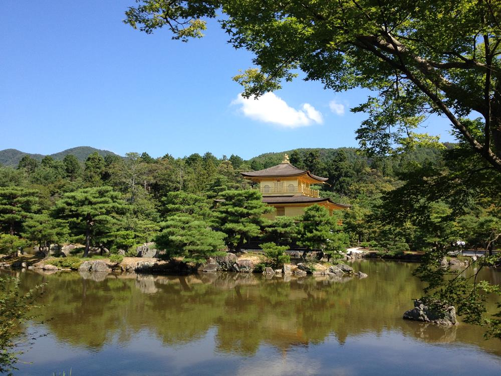 金閣寺,金閣寺三島由紀夫,金閣寺小說,鹿苑寺,金閣寺官網,金閣寺介紹,京都,京都景點,京都自由行,京都神社,京都廟宇,日本神社寺廟,京都世界遺產,寺廟,寺廟與神社,日本三大神宮,京都一日遊,京都特色,京都旅行,京都私房景點