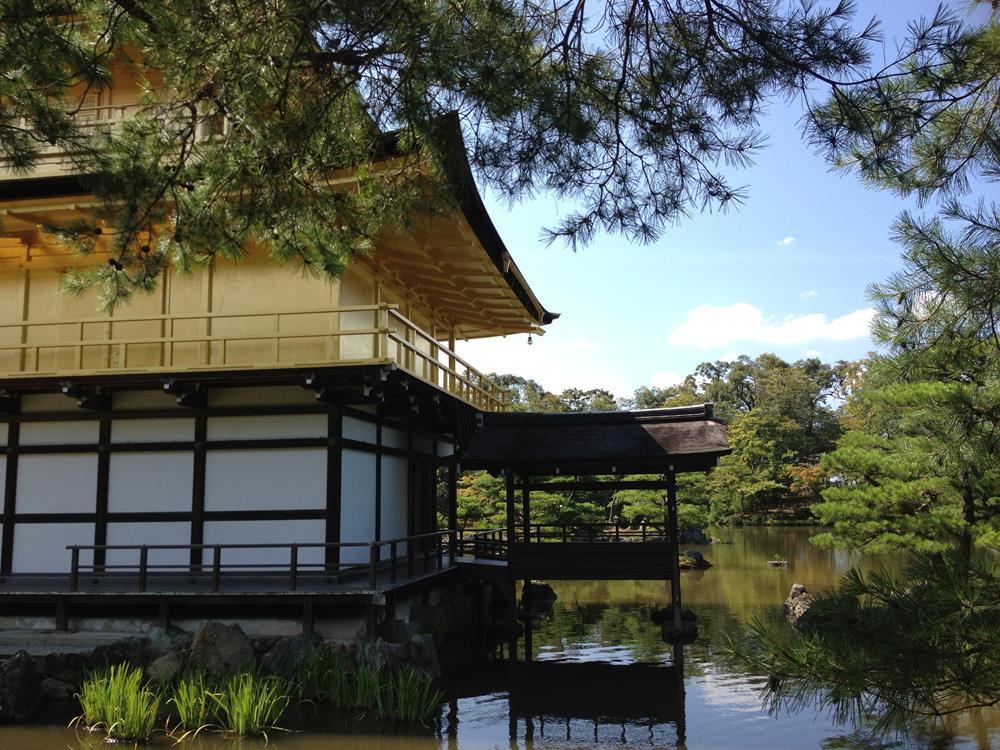 金閣寺,金閣寺三島由紀夫,金閣寺小說,鹿苑寺,金閣寺官網,金閣寺介紹,京都,京都景點,京都自由行,京都神社,京都廟宇,日本神社寺廟,京都世界遺產,寺廟,寺廟與神社,日本三大神宮,京都一日遊,京都特色,京都旅行,京都私房景點