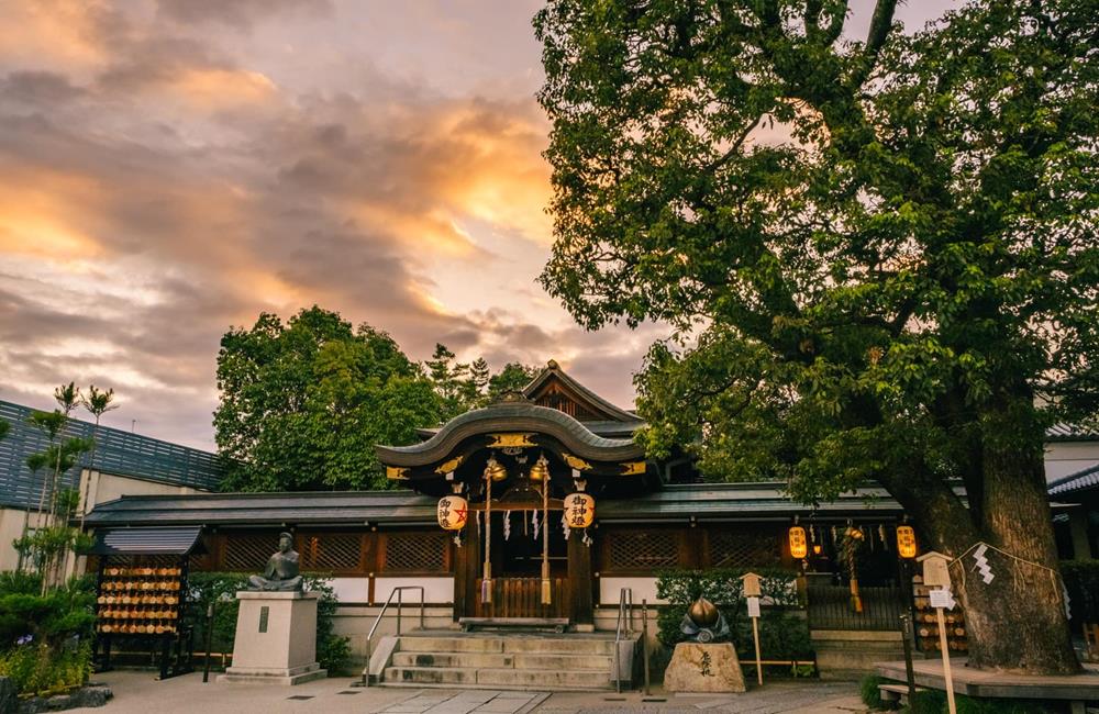 晴明神社,安倍晴明,晴明神社手鍊,晴明神社御守,晴明神社御朱印帳,晴明神社水晶,晴明神社桔梗,京都,京都景點,京都自由行,京都神社,京都廟宇,日本神社寺廟,京都世界遺產,寺廟,寺廟與神社,日本三大神宮,京都一日遊,京都特色,京都旅行,京都私房景點,安倍晴明