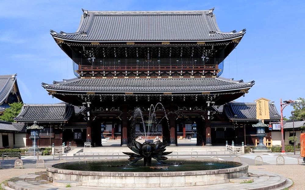 東本願寺,東本願寺西本願寺,東本願寺京都,東本願寺銀杏,京都,京都景點,京都自由行,京都神社,京都廟宇,日本神社寺廟,京都世界遺產,寺廟,寺廟與神社,日本三大神宮,京都一日遊,京都特色,京都旅行,京都私房景點