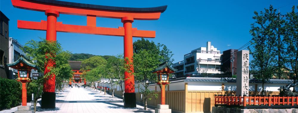 伏見稻荷大社,稻荷神社,伏見稻荷神社,稻荷神社狐狸,稻荷神社狐狸御守,稻荷神社故事,日本三大稻荷神社,伏見稻荷大社御守,伏見稻荷大社靈異,伏見稻荷神社狐狸,伏見稻荷大社介紹,京都,京都景點,京都自由行,京都神社,京都廟宇,日本神社寺廟,京都世界遺產,寺廟,寺廟與神社,日本三大神宮,京都一日遊,京都特色,京都旅行,京都私房景點