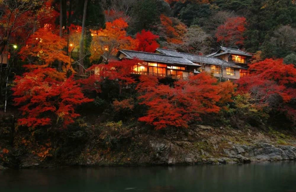 虹夕諾雅京都,虹夕諾雅 京都,虹夕諾雅京都 介紹,虹夕諾雅京都價格,虹夕諾雅京都候船室,虹夕諾雅京都晚餐,虹夕諾雅京都 booking,虹夕諾雅京都 訂房,虹夕諾雅京都 飯店,虹夕諾雅京都 價位,虹夕諾雅京都冬天,日本飯店集團,日本飯店,京都,京都住宿,嵐山住宿,嵐山住宿推薦,京都 嵐山住宿,渡月橋,嵐山,虹夕諾雅,虹夕諾雅價格,星野渡假村,星野度假村,星野度假村訂房,星野度假村交通,星野,星野集團