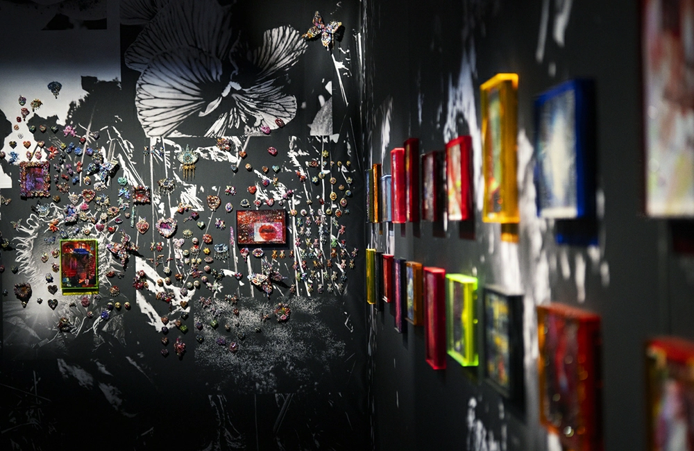 蜷川實花展2026:日本京都爆紅!展覽海外首站登台灣台北華山 - Travel x Freedom 旅誌字遊 threeonelee.com 蜷川實花展覽2026 華山1914文創園區 光影展 《解放與執著》Liberation and Obsession 圖片