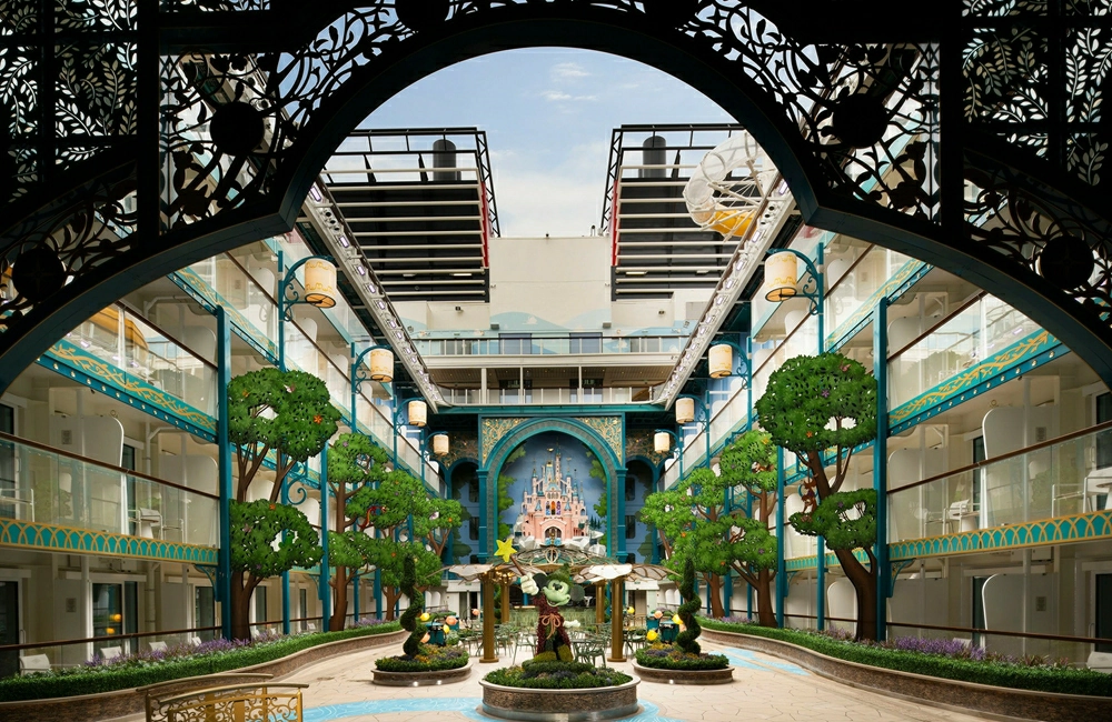 2026迪士尼探險號完整攻略|航線、價格、房型、必玩設施一次看 - Travel x Freedom 旅誌字遊 threeonelee.com 迪士尼探險號 Imagination Garden 主題區