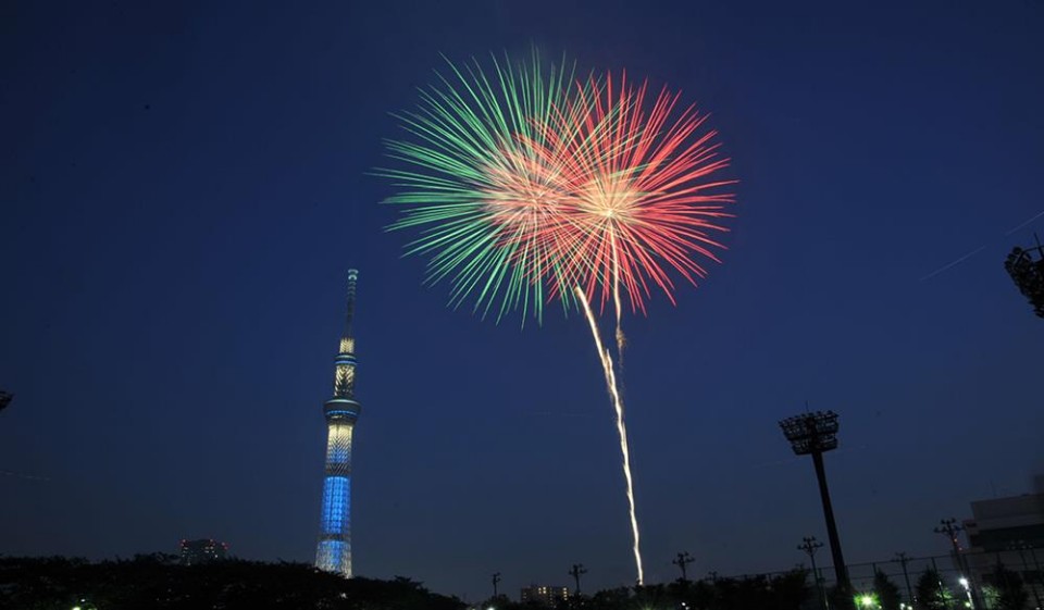 19隅田川花火大會 今夏最浪漫 日本東京規模最大 人氣最高的煙火大會 7 27點亮東京晴空塔夜空